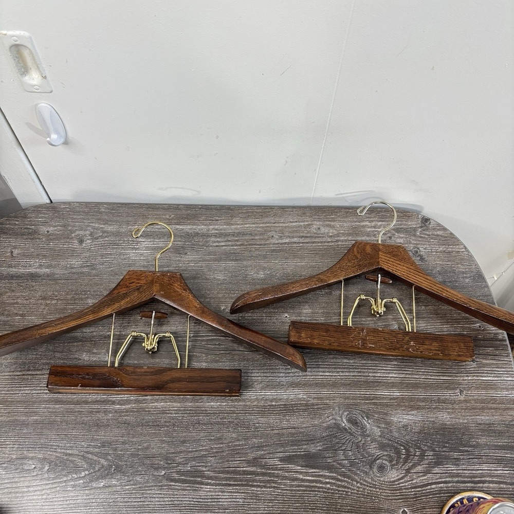 Vintage The Setwell Style 18 Inch Wooden Heavy Duty Suit Valet Hanger Wood